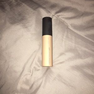 Becca shimmering skin perfector in Prosecco pop